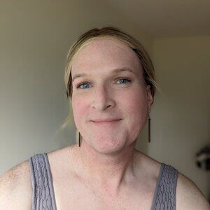 Meet your Posher, Lonni